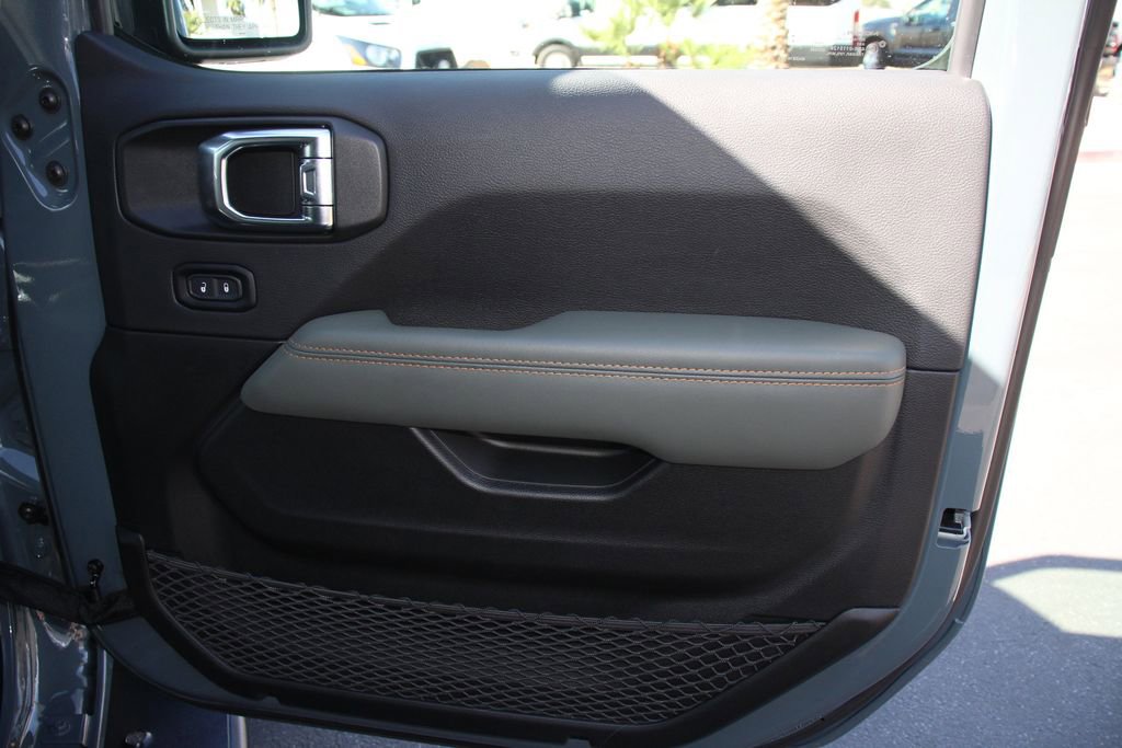 Used 2025 Jeep Gladiator Mojave image 27