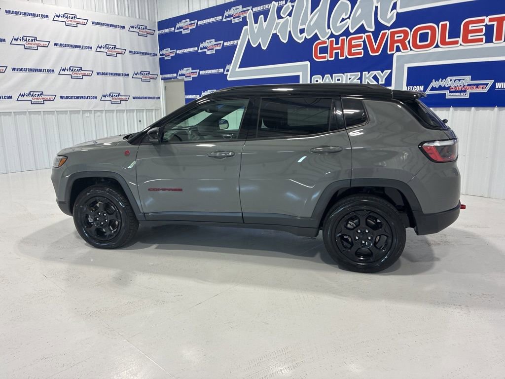 Used 2024 Jeep Compass Trailhawk AWD/4WD image 3