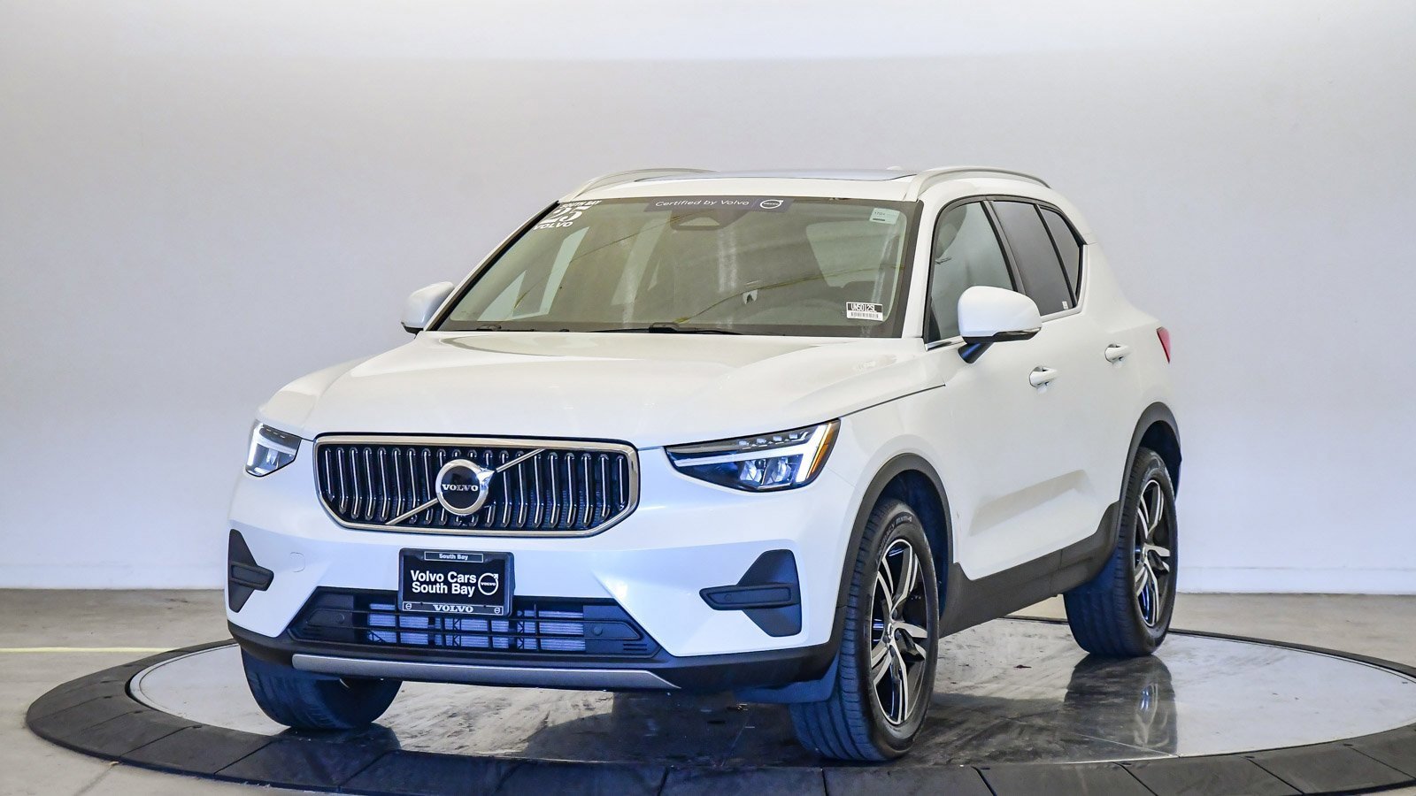Certified 2025 Volvo XC40 B5 Core w/ Protection Package Premier image 1