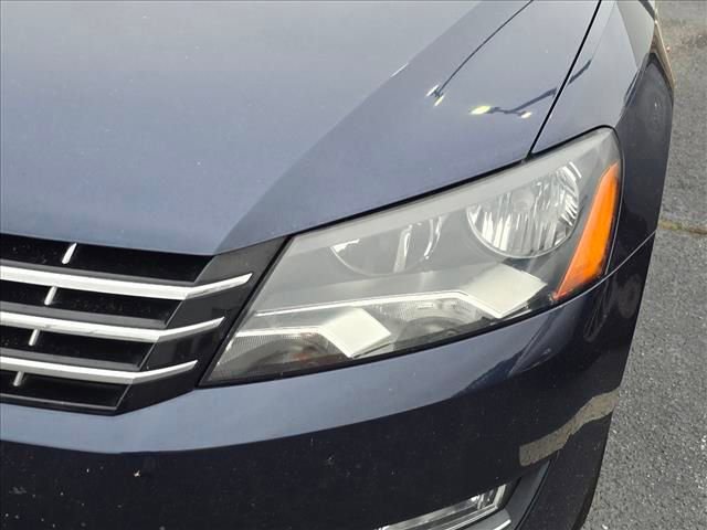 Used 2015 Volkswagen Passat TDI SE FWD image 21