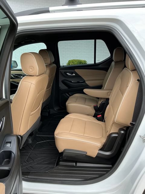 Certified 2022 Chevrolet Traverse Premier w/ LPO, 'HIT The Road' Package AWD/4WD image 14