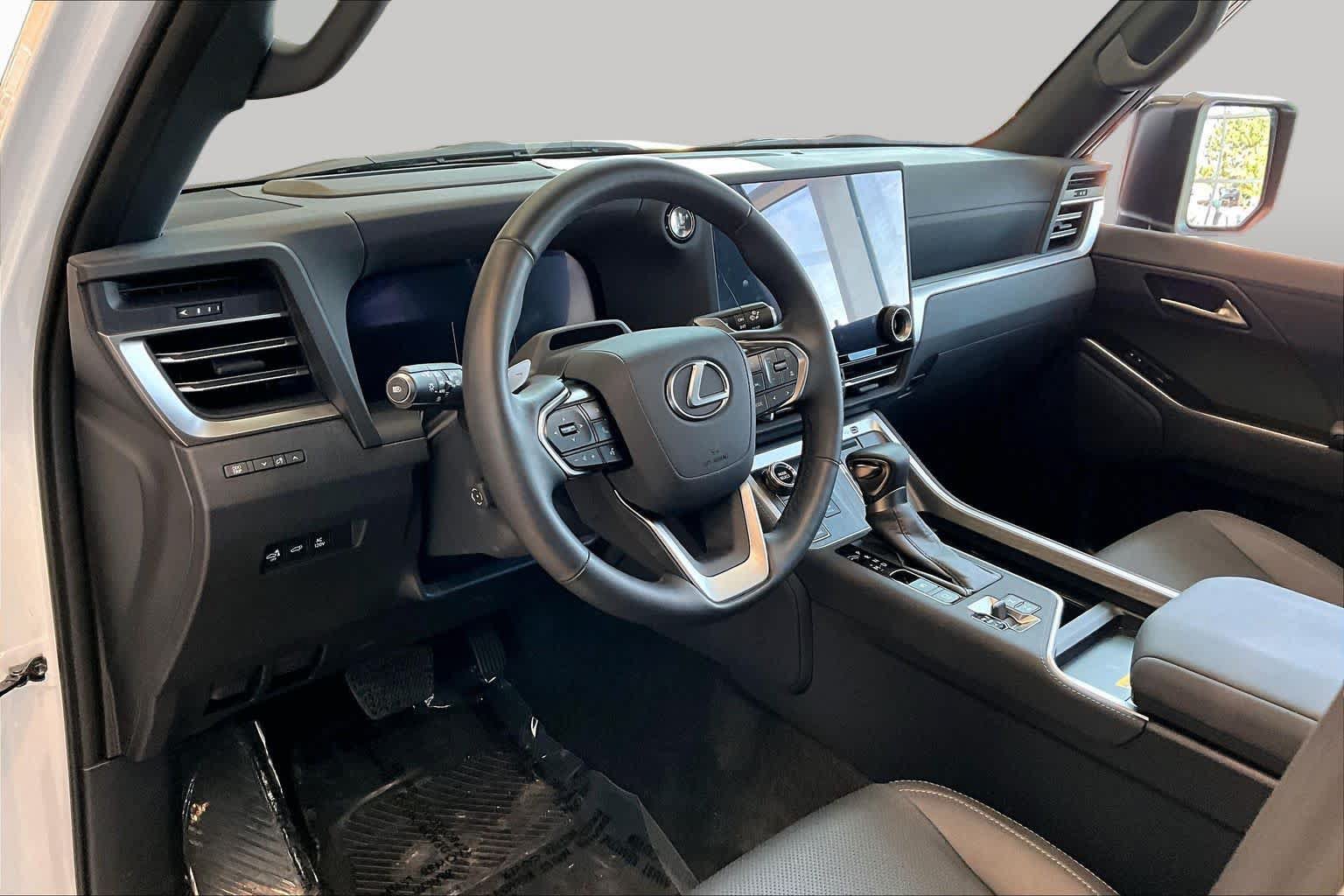 Used 2024 Lexus GX 550 AWD/4WD image 15