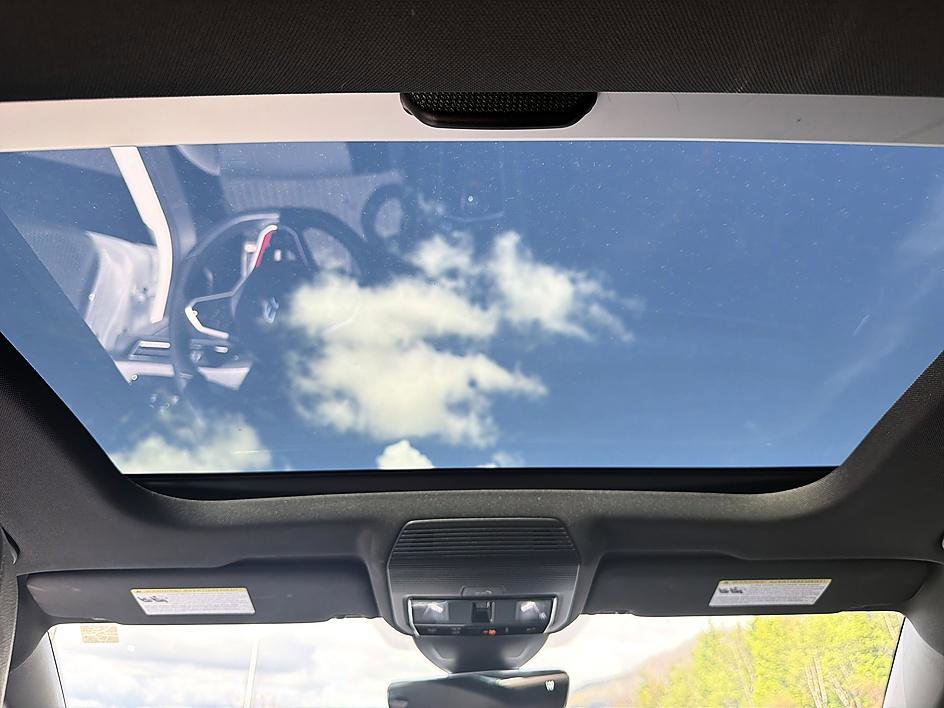 Used 2022 Volkswagen GTI SE image 19