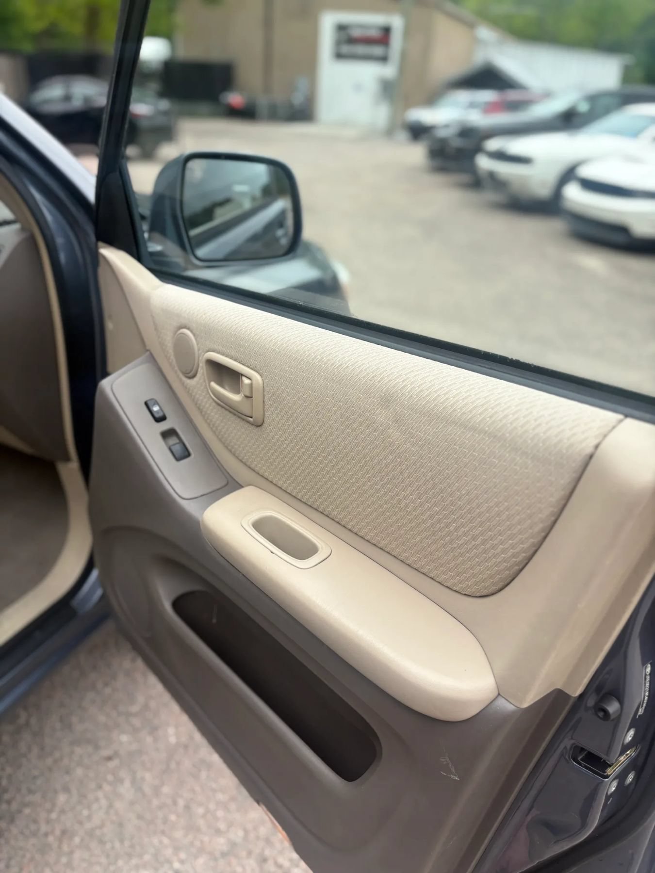Used 2004 Toyota Highlander 2WD image 32
