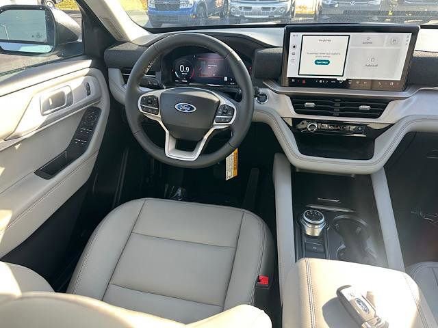 New 2025 Ford Explorer Active w/ Active Comfort Package image 14