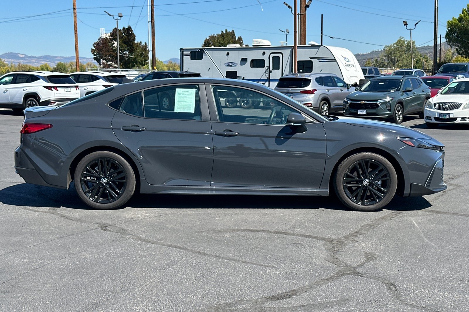 Used 2025 Toyota Camry SE w/ Convenience Package FWD image 3