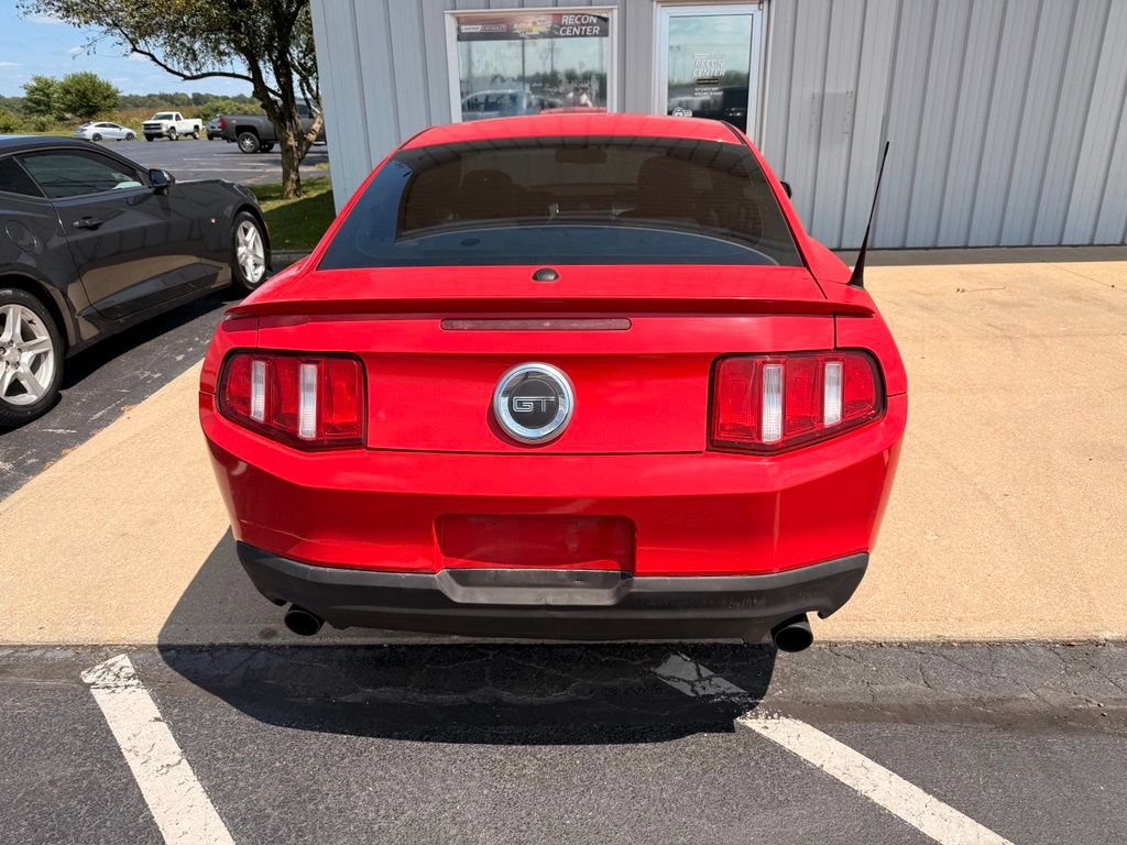 Used 2010 Ford Mustang GT RWD image 2