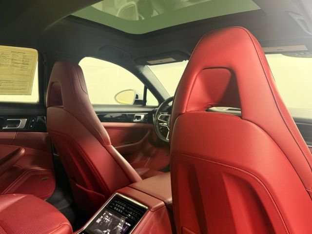 Used 2020 Porsche Panamera RWD image 26