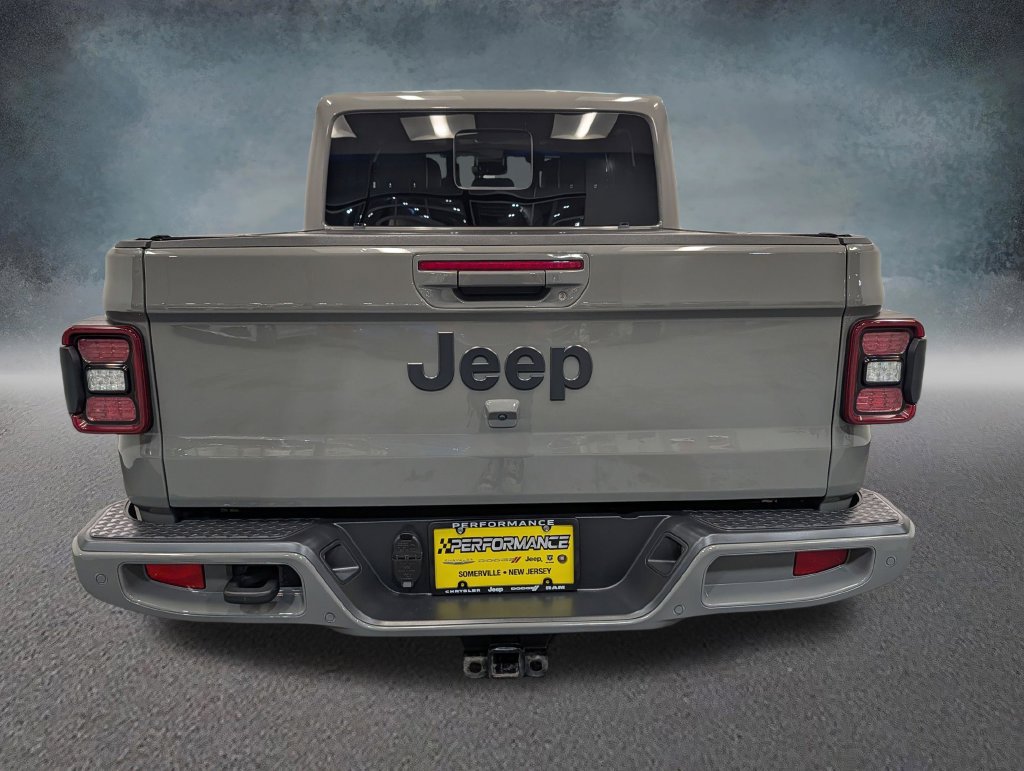 Used 2022 Jeep Gladiator Overland AWD/4WD image 5