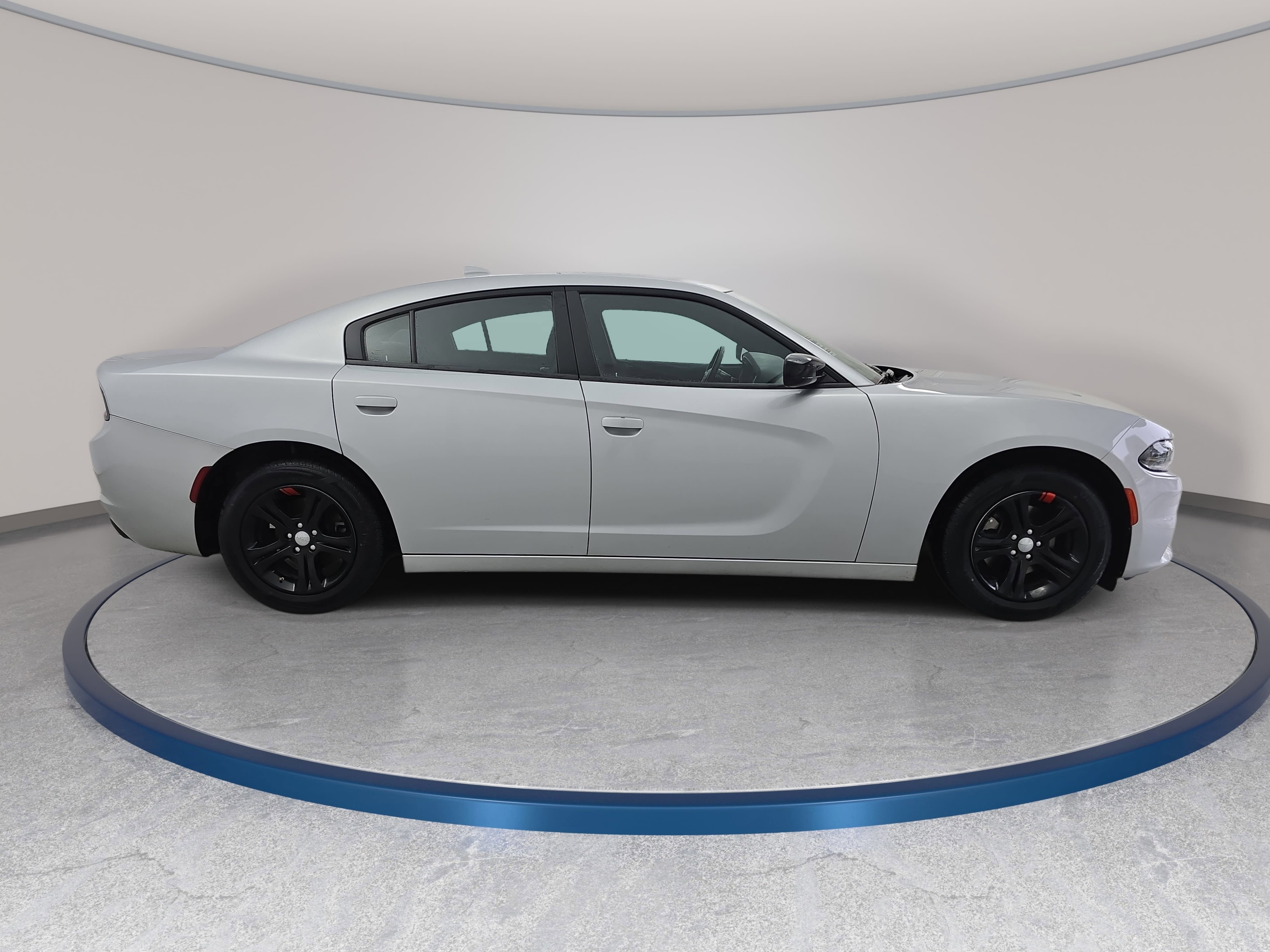 Used 2023 Dodge Charger SXT RWD image 4