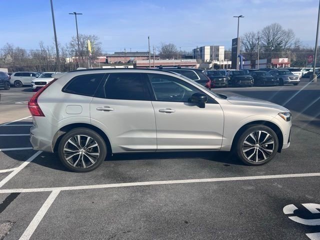 Used 2023 Volvo XC60 B5 Plus w/ Climate Package image 4