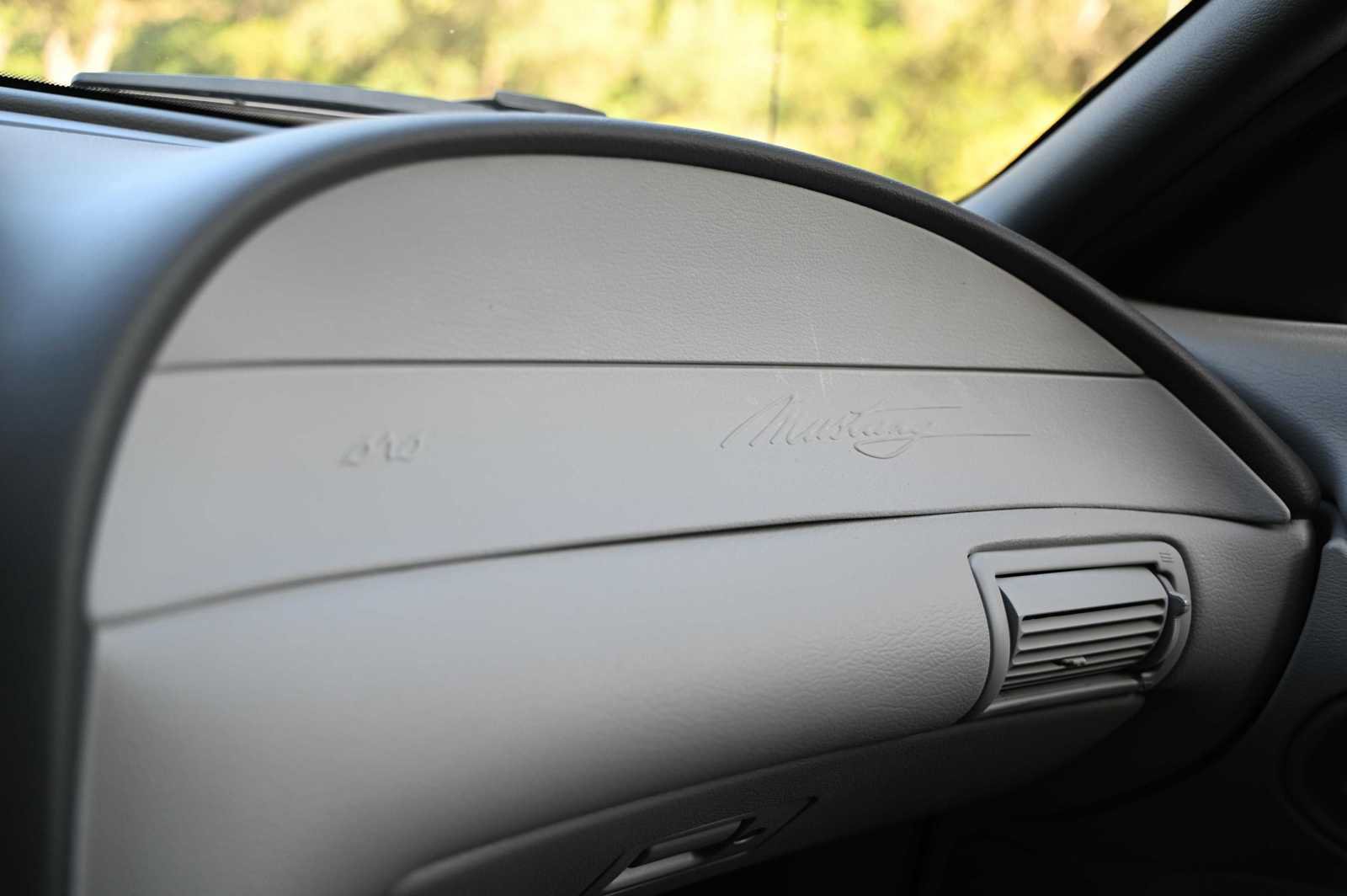 Used 2000 Ford Mustang Coupe RWD image 13