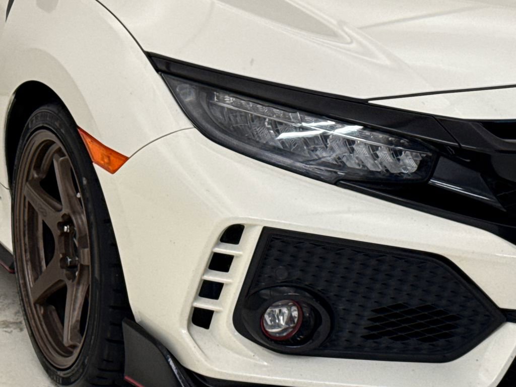 Used 2018 Honda Civic Type R image 5