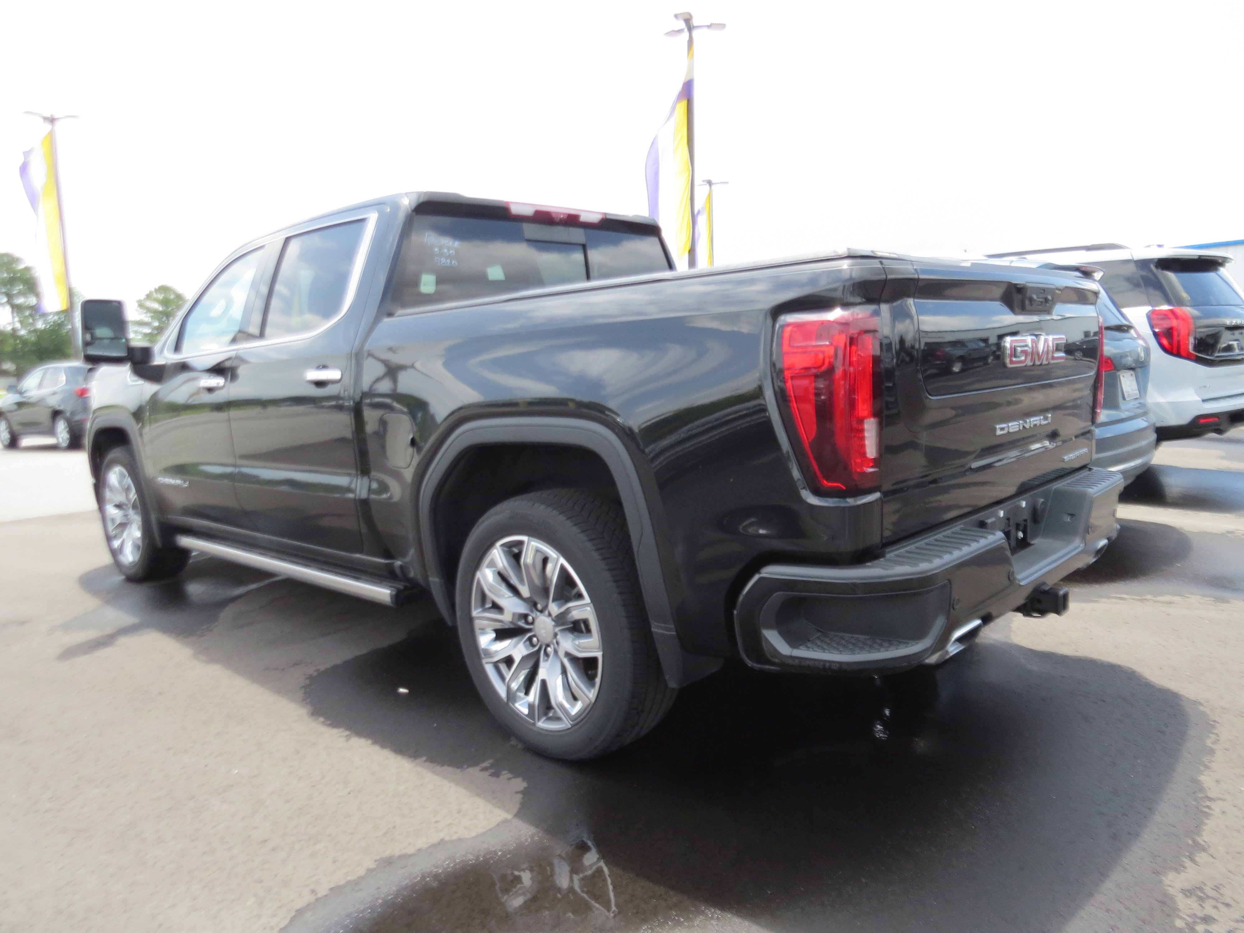Used 2026 GMC Sierra 1500 Denali w/ Denali Reserve Package AWD/4WD image 5