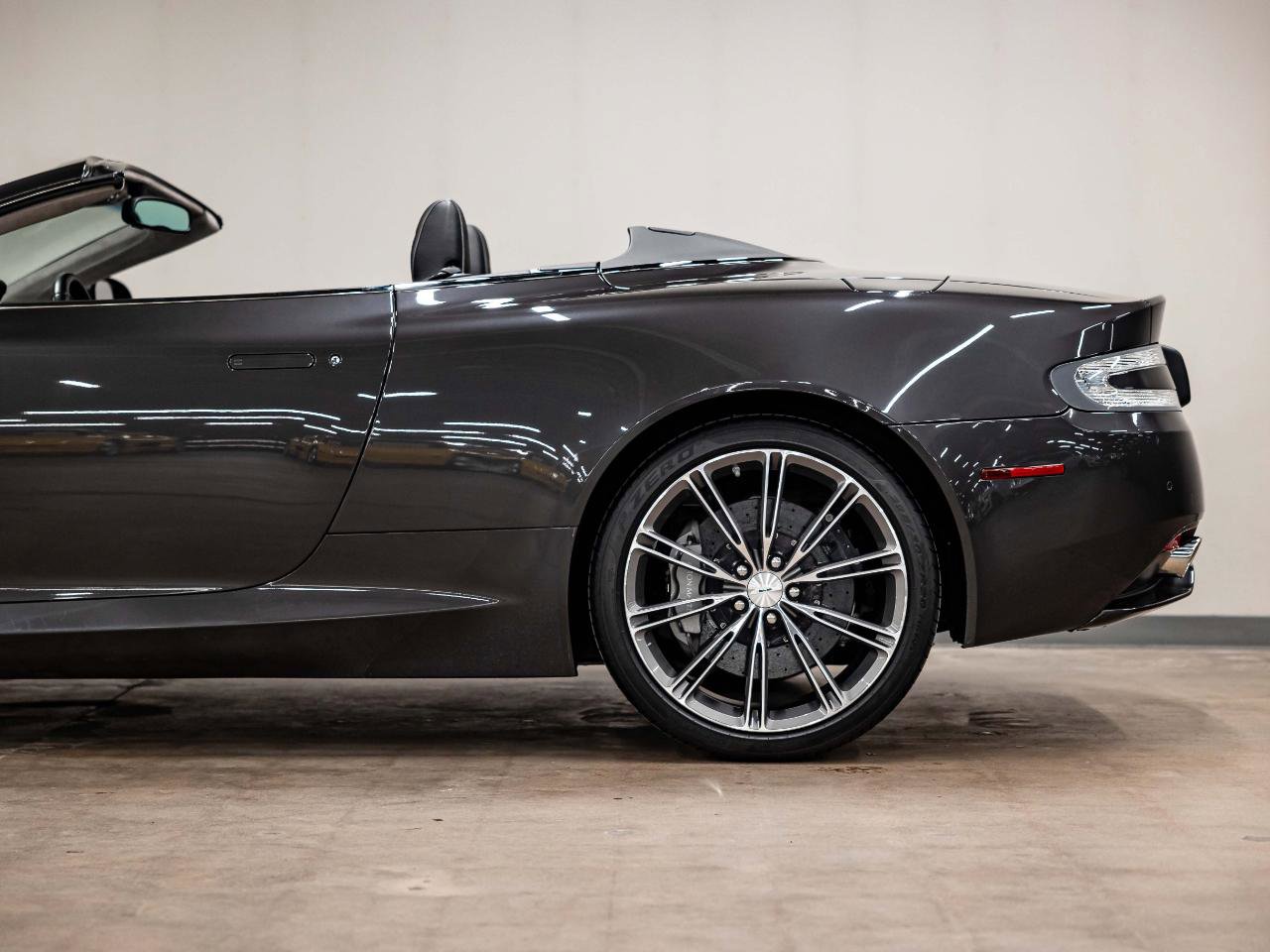 Used 2012 Aston Martin Virage Volante image 22