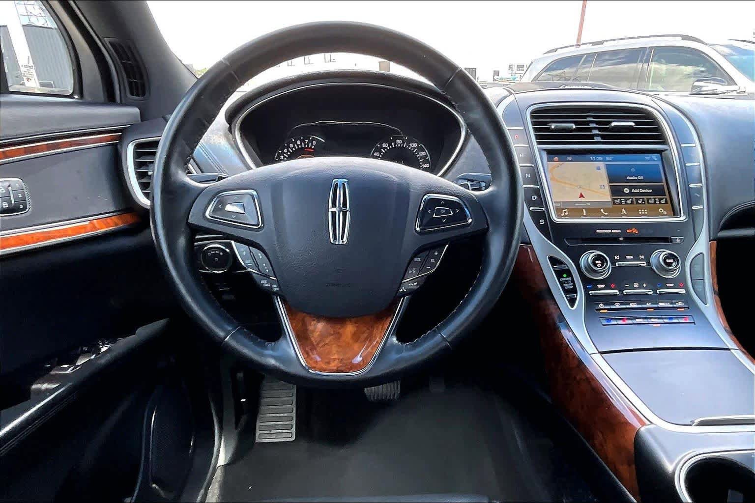 Used 2018 Lincoln MKX Reserve w/ Driver Assistance Package FWD image 6