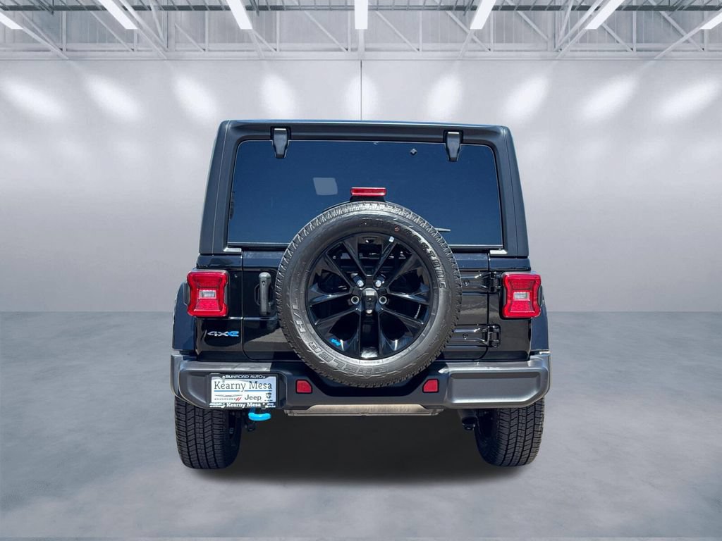 Used 2023 Jeep Wrangler Unlimited Sahara AWD/4WD image 5