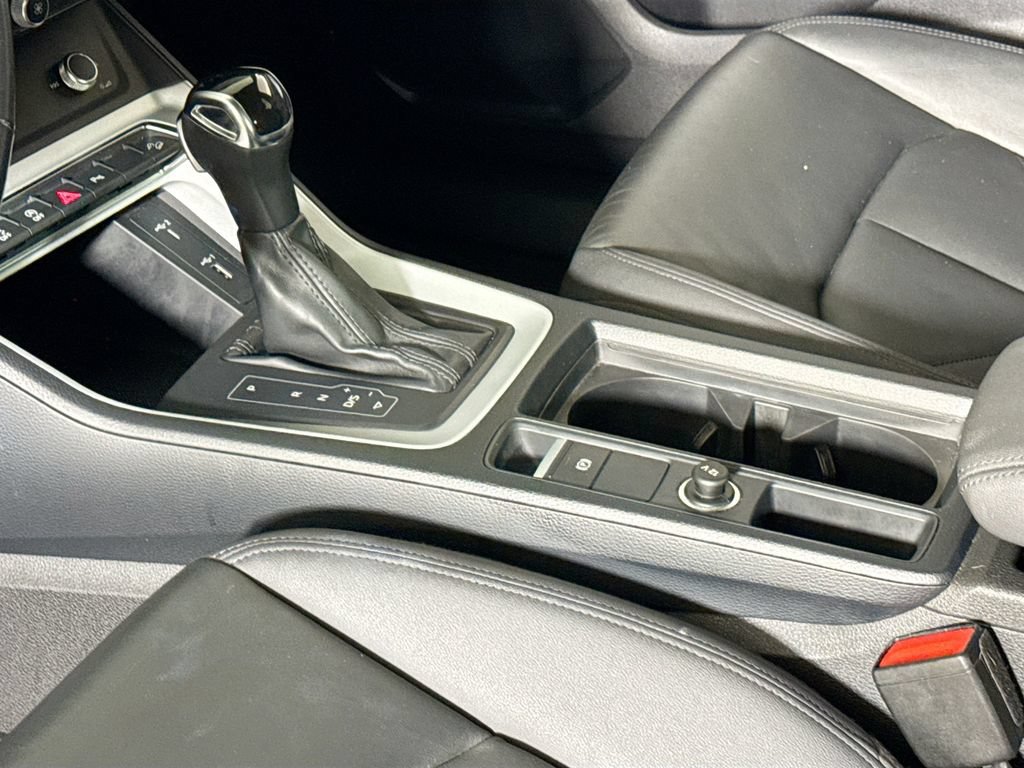 Used 2020 Audi Q3 2.0T Premium w/ Convenience Package AWD/4WD image 19