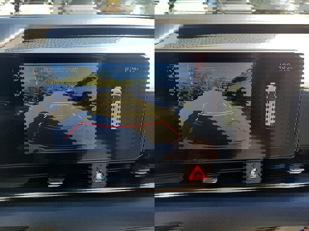 New 2026 Kia Carnival EX FWD image 32