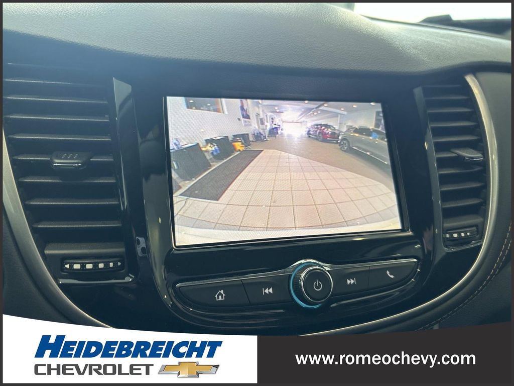 Certified 2022 Chevrolet Trax LT w/ LT Convenience Package AWD/4WD image 22