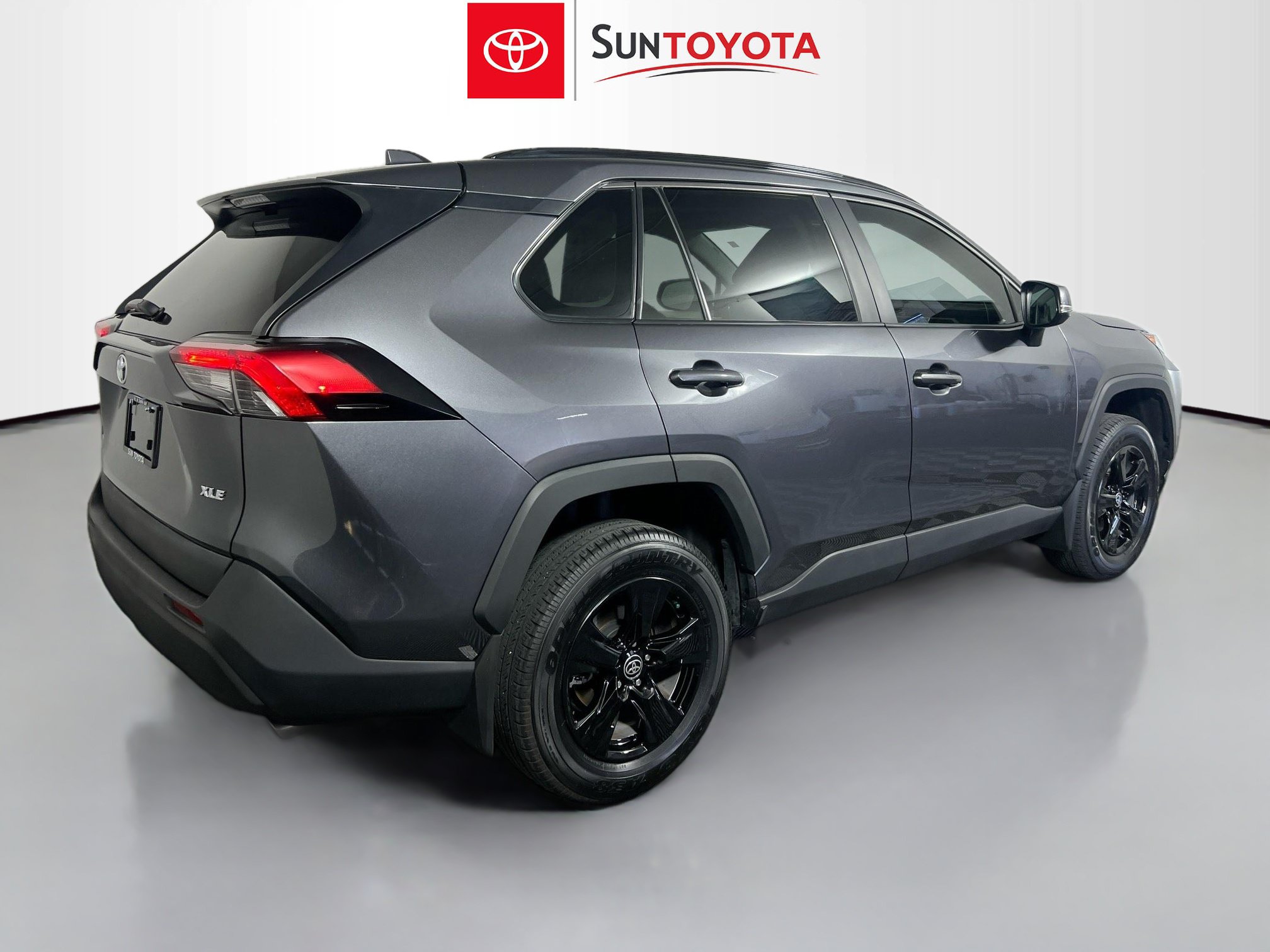 Used 2025 Toyota RAV4 XLE FWD image 4