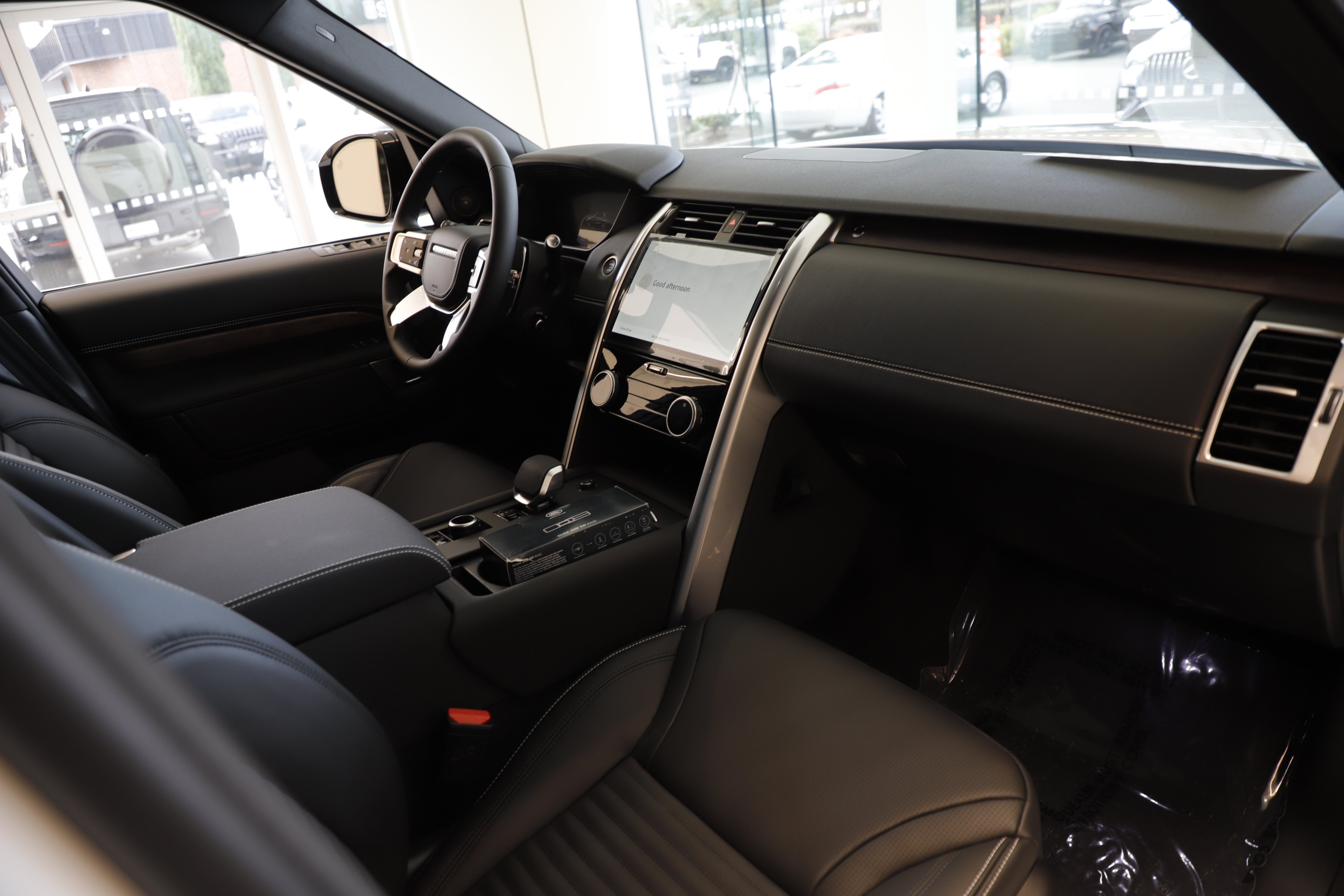 New 2026 Land Rover Discovery Dynamic SE AWD/4WD image 12