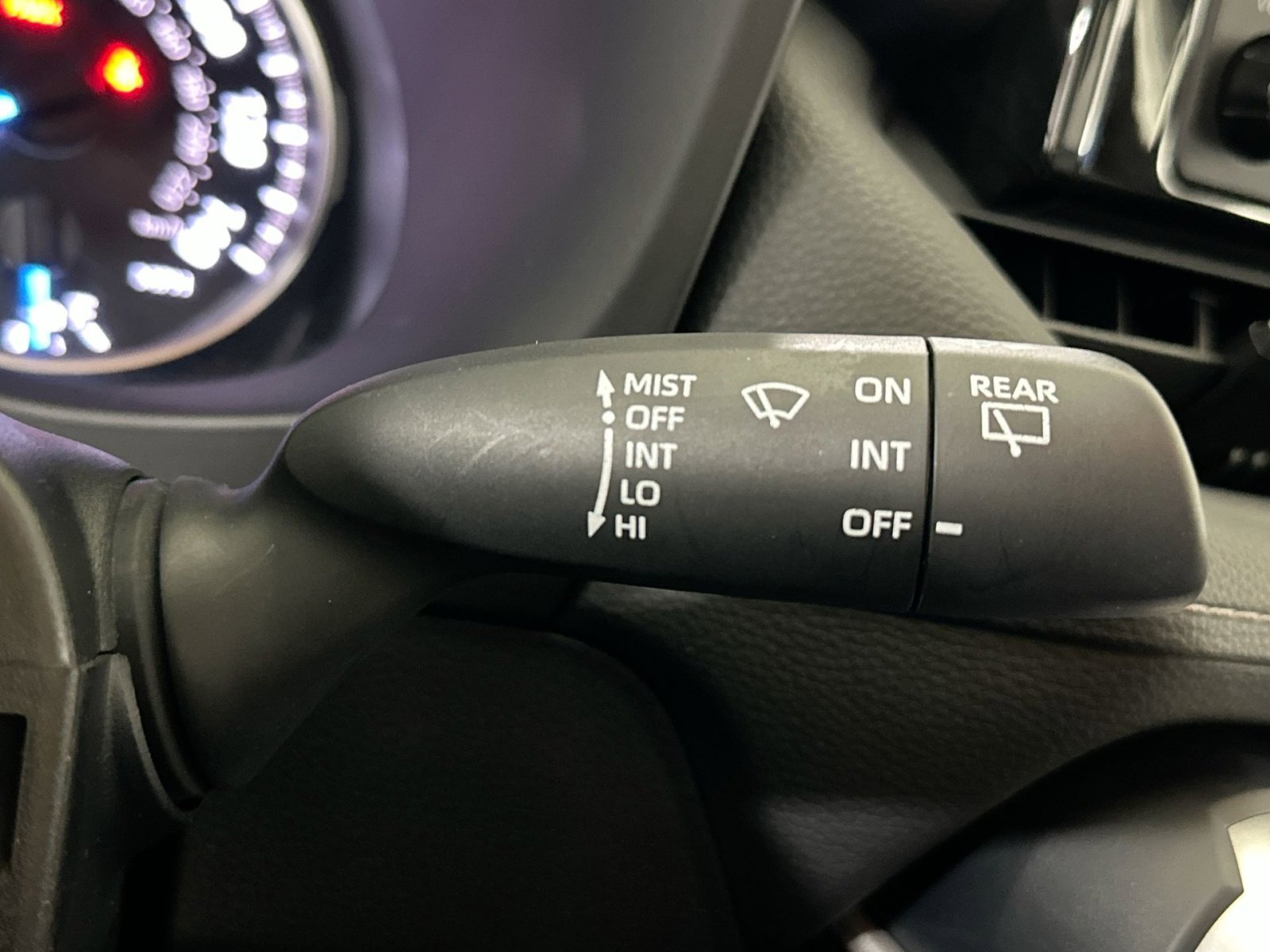 Used 2020 Toyota RAV4 LE image 29