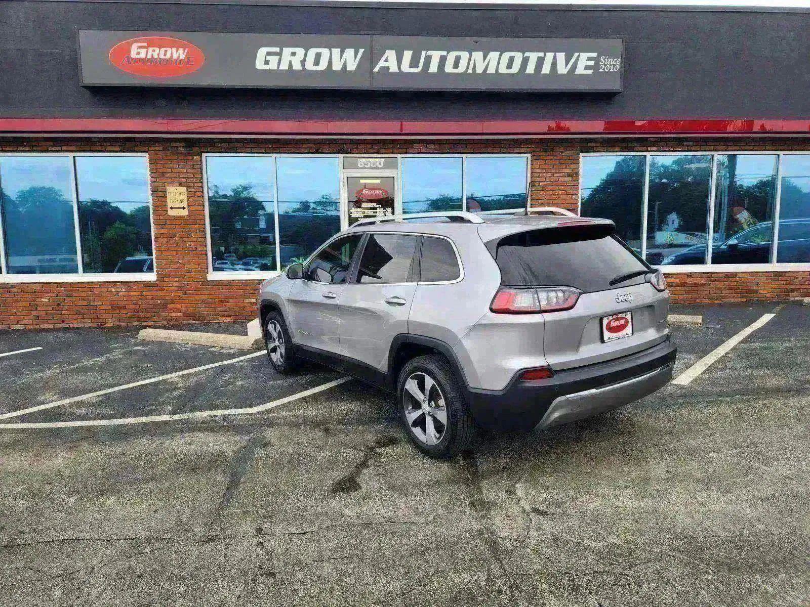 Used 2019 Jeep Cherokee Limited image 11