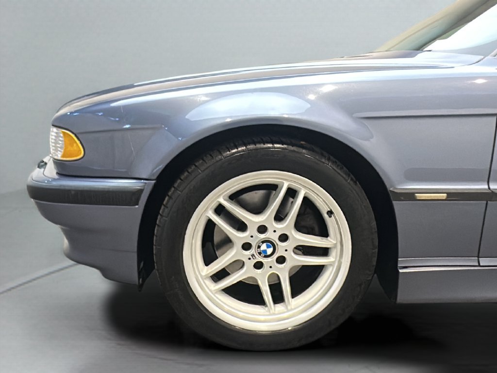 Used 2001 BMW 740i RWD image 13