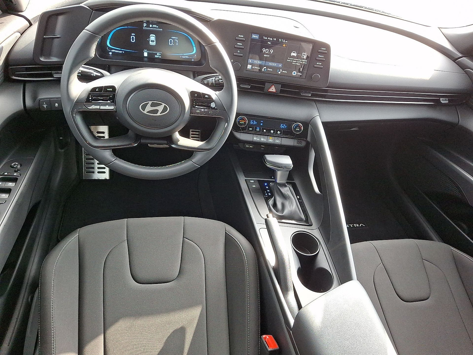Used 2025 Hyundai Elantra Sport FWD image 26