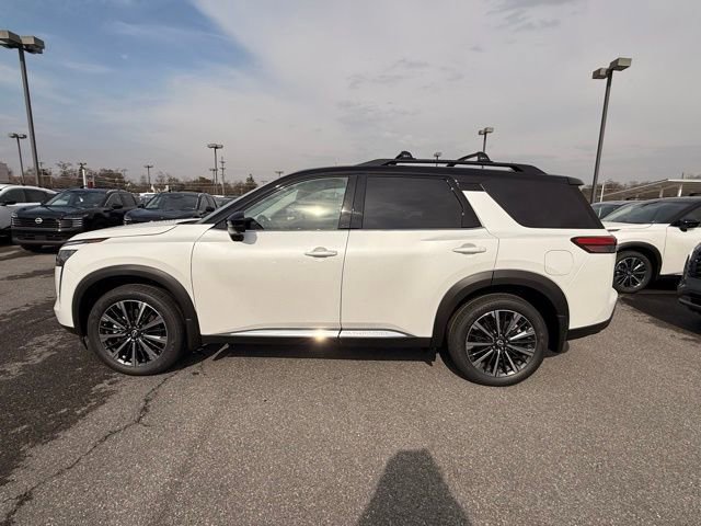 New 2026 Nissan Pathfinder Platinum w/ Cargo Package image 8