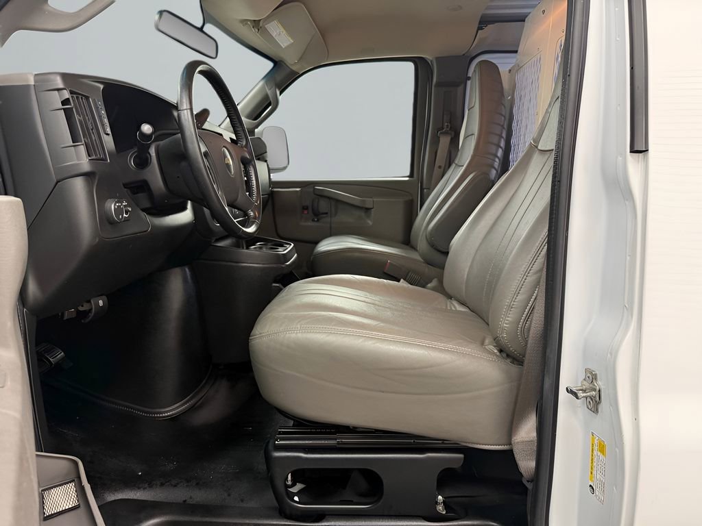 Used 2023 Chevrolet Express 3500 w/ Driver Convenience Package image 11