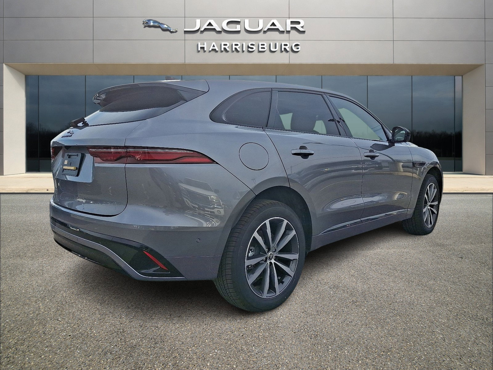 New 2025 Jaguar F-PACE R-Dynamic S image 4