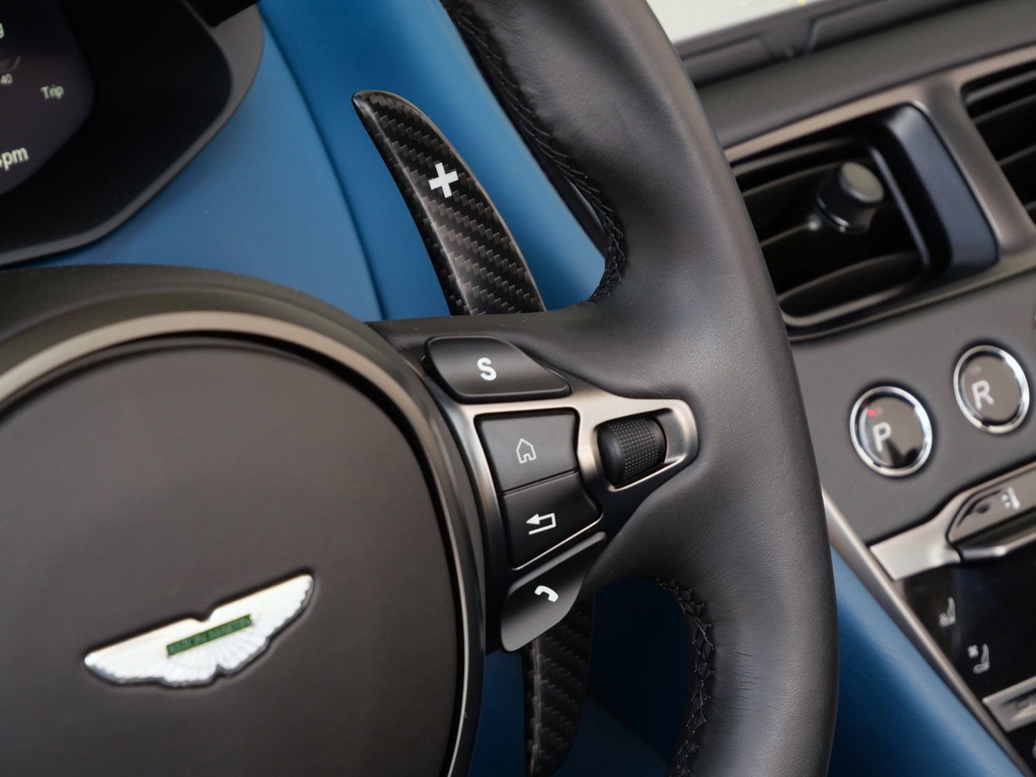 Used 2020 Aston Martin DBS Superleggera Volante image 23