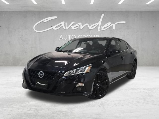 Used 2022 Nissan Altima 2.5 SR w/ Midnight Edition Package AWD/4WD image 1