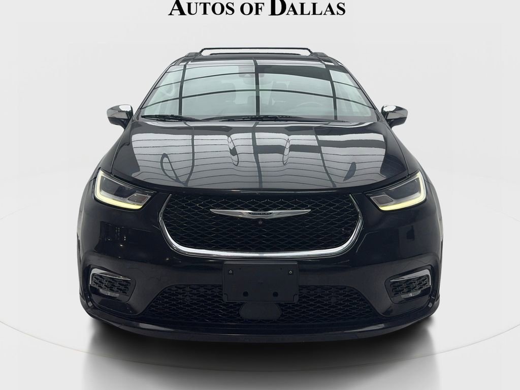 Used 2022 Chrysler Pacifica Limited FWD image 3