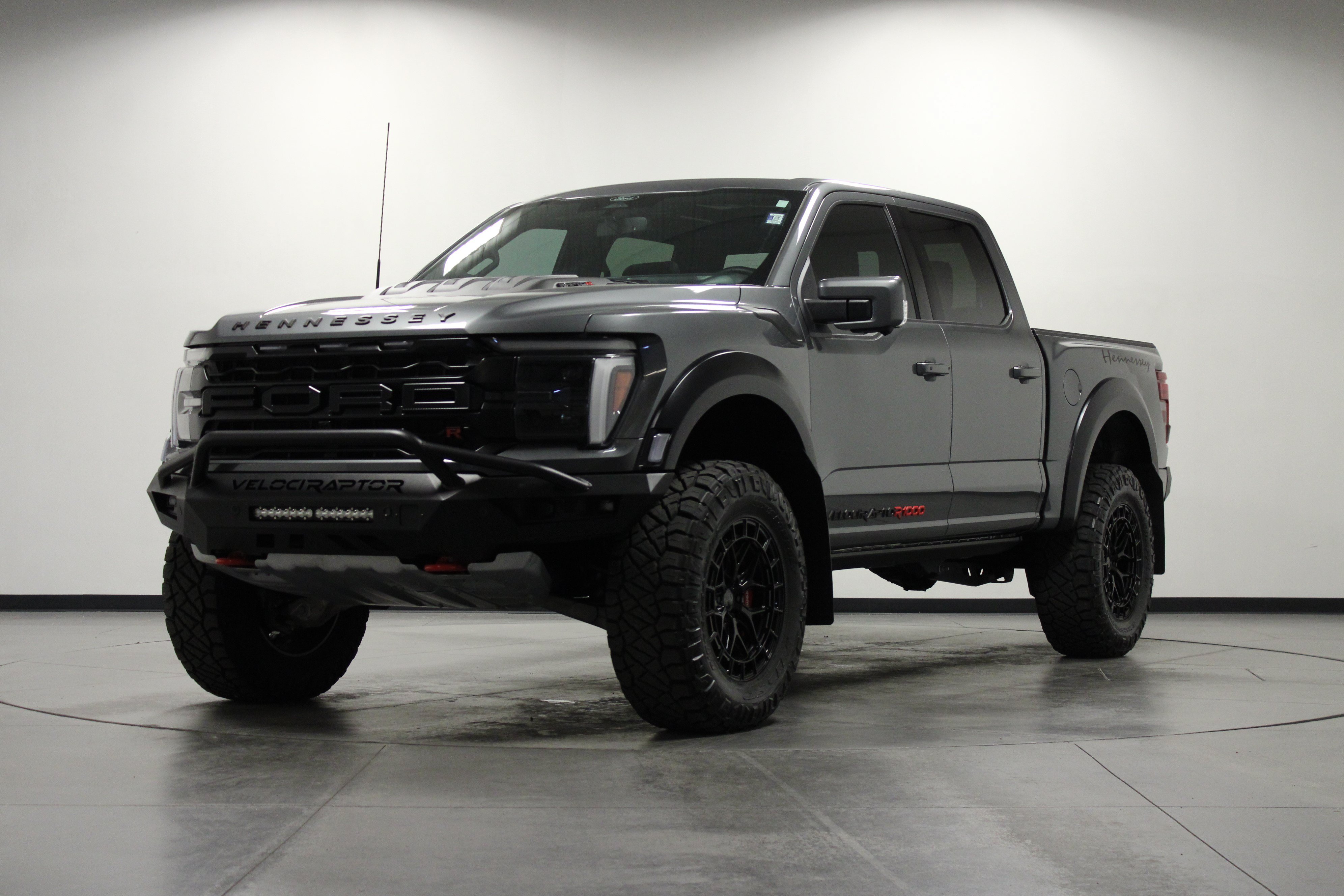 Used 2025 Ford F150 Raptor w/ Equipment Group 803A Raptor R AWD/4WD image 8