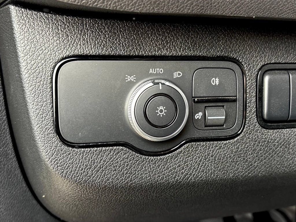 Used 2025 Mercedes-Benz Sprinter 2500 image 14
