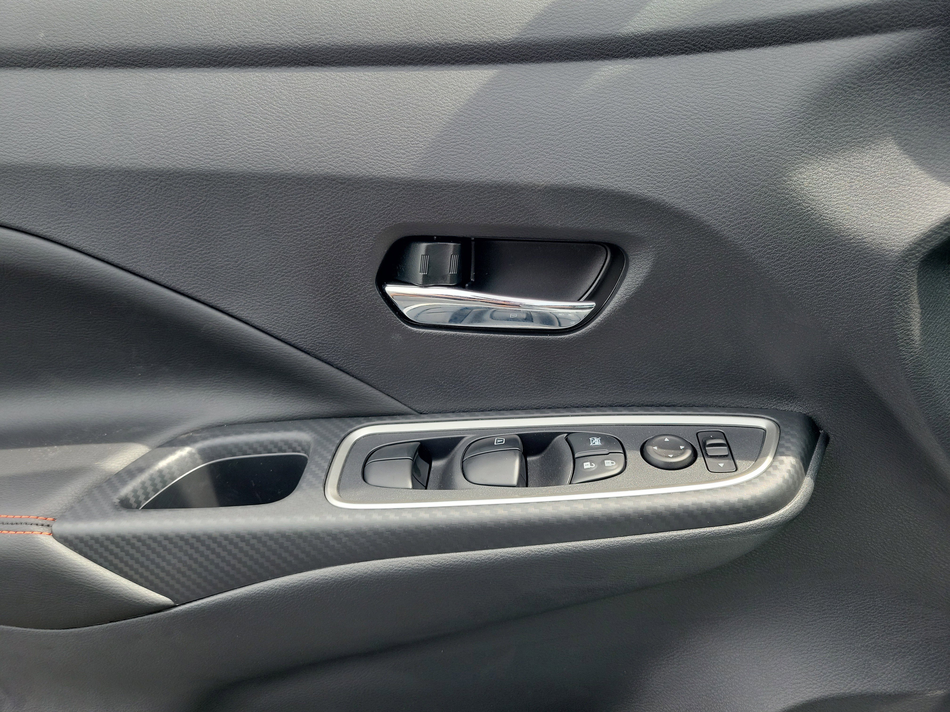 Used 2025 Nissan Versa SR w/ Trunk Package image 17