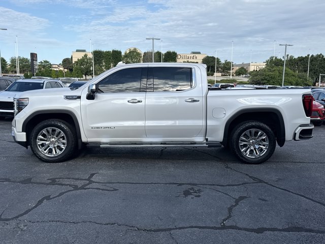 Used 2024 GMC Sierra 1500 Denali w/ Technology Package AWD/4WD image 12