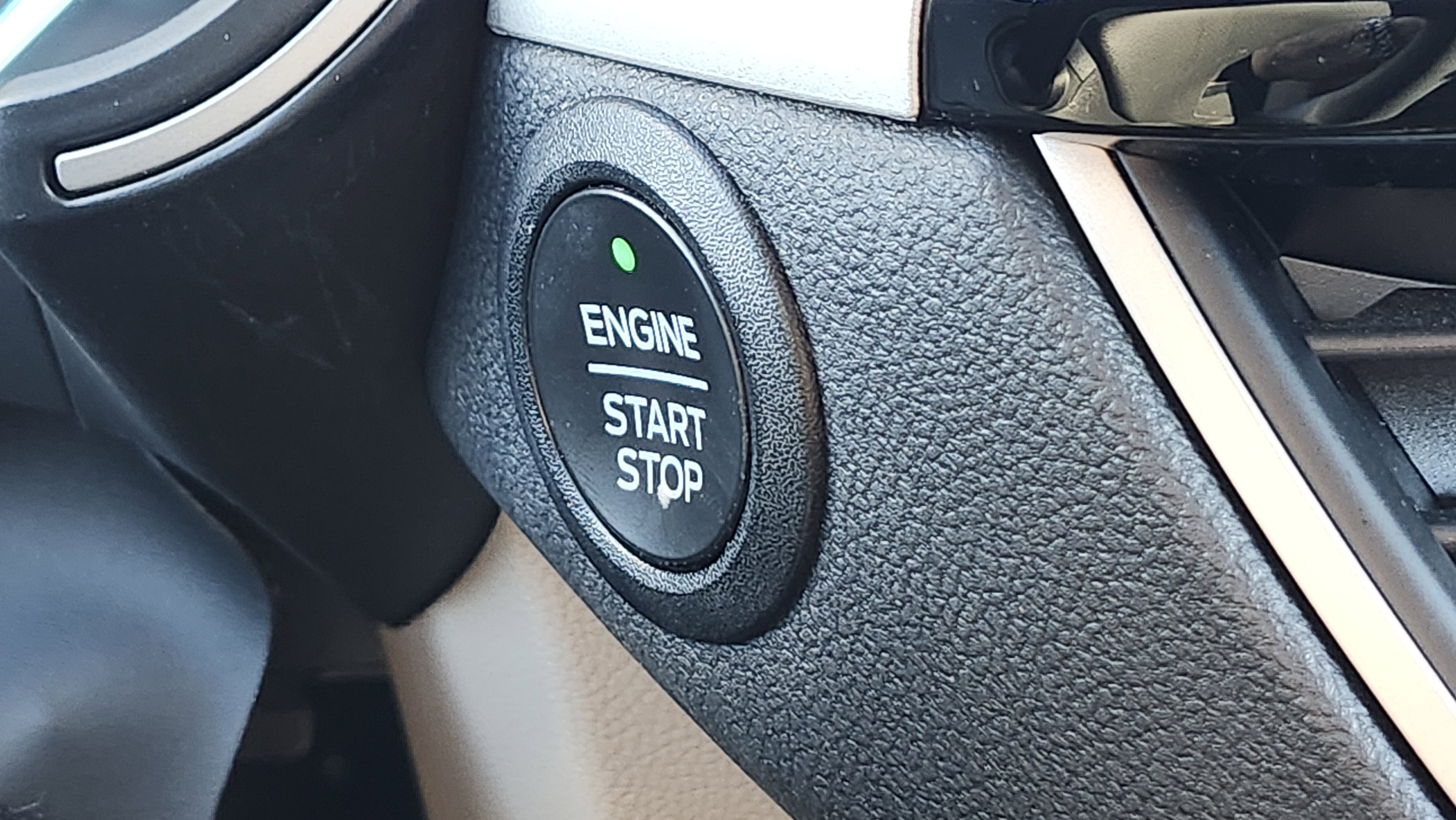 Used 2022 Ford Escape SE image 25