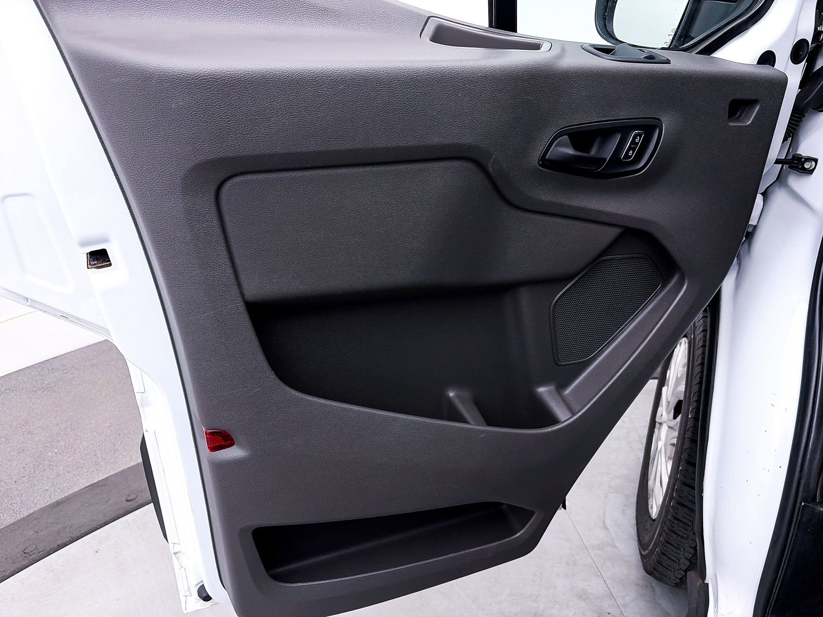 Used 2023 Ford Transit 350 XLT image 15