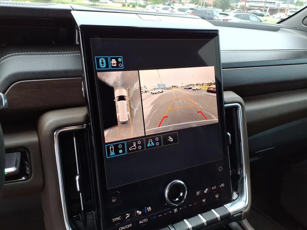 Used 2025 GMC Yukon Denali Ultimate w/ LPO, Floor Liner Package AWD/4WD image 10
