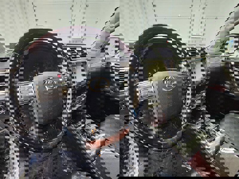 Used 2017 Lexus GX 460 image 9