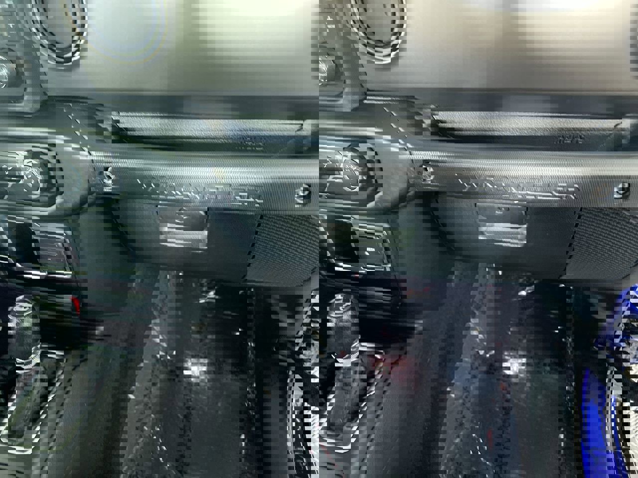 Used 2018 Jeep Wrangler Unlimited Sport image 32