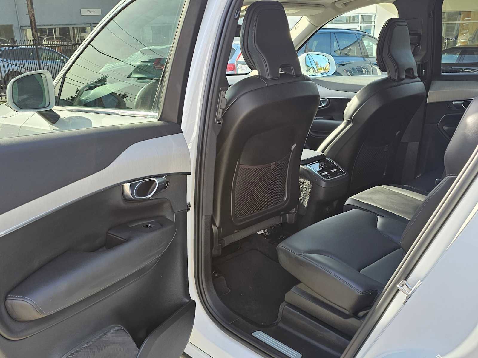 Certified 2025 Volvo XC90 B5 Core image 16