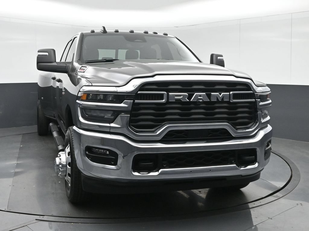 Used 2025 RAM 3500 Tradesman AWD/4WD image 2