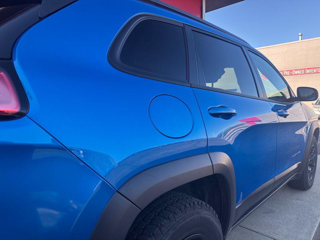Used 2020 Jeep Cherokee Trailhawk w/ Cold Weather Group AWD/4WD image 6