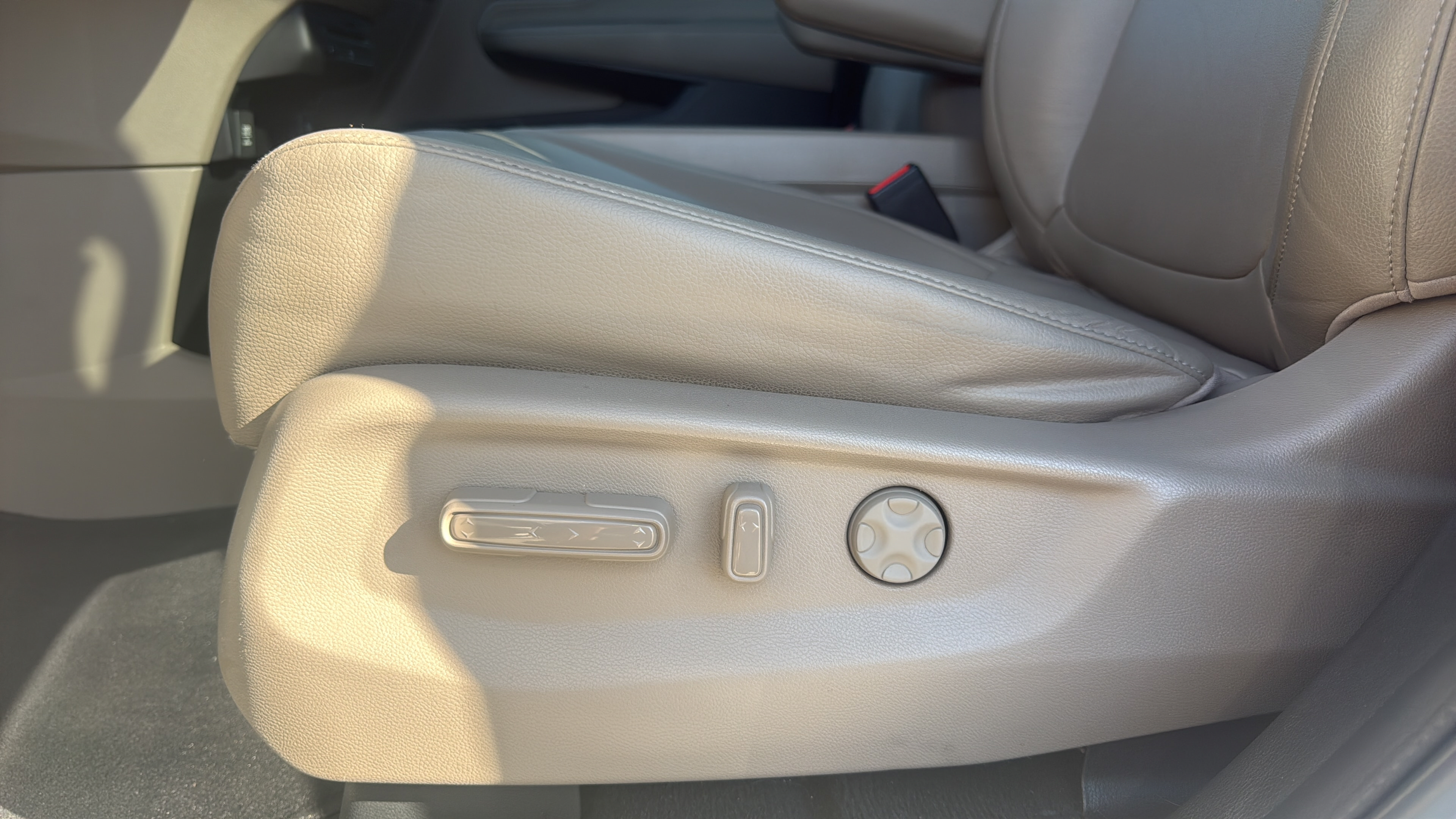 Used 2018 Honda Odyssey Touring image 11