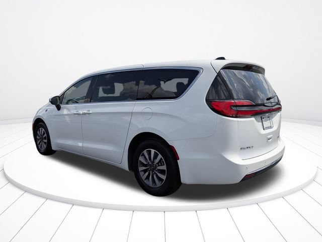 Used 2023 Chrysler Pacifica Touring-L FWD image 5